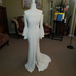 Faviana White Size 4 Summer Floor Length Side slit Dress on Queenly