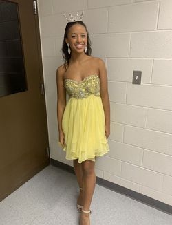 Sherri Hill Yellow Size 2 Pageant 50 Off Cocktail Dress on Queenly