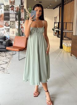 Style 1178502 Princess Polly Green Size 4 Tall Height Midi Cocktail Dress on Queenly