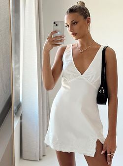 Style 1159520 Princess Polly White Size 0 Tall Height Mini Side slit Dress on Queenly