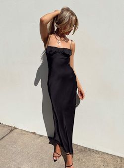 Style 1173462 Princess Polly Black Size 2 Party Floor Length Side slit Dress on Queenly