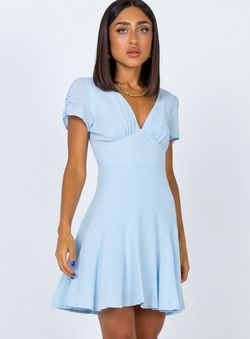 Style 546112 Princess Polly Blue Size 4 Flare V Neck Straight Sweetheart Cocktail Dress on Queenly