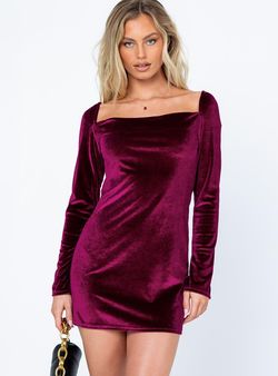 Style 1129808 Princess Polly Red Size 2 Nightclub Burgundy Sleeves Polyester Cocktail Dress on Queenly