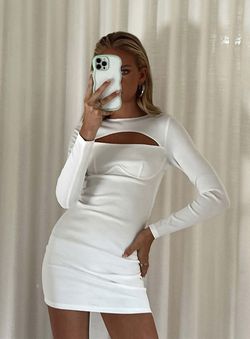 Style 1187873 Princess Polly White Size 0 Summer Long Sleeve Cocktail Dress on Queenly