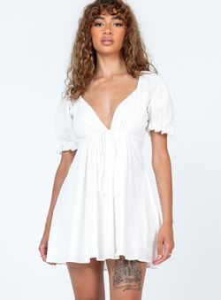 Style 1142801 Princess Polly White Size 6 Euphoria V Neck Sleeves Summer Cocktail Dress on Queenly