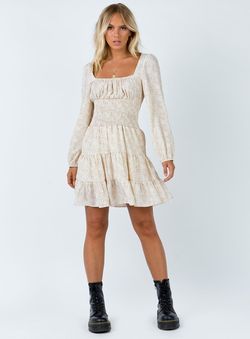 Style 422061 Princess Polly Nude Size 4 Sleeves Euphoria Long Sleeve Cocktail Dress on Queenly