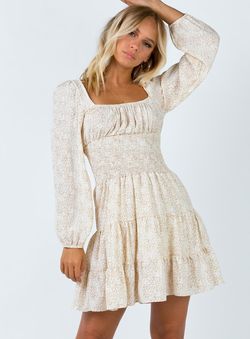 Style 422061 Princess Polly Nude Size 4 Sleeves Euphoria Long Sleeve Cocktail Dress on Queenly