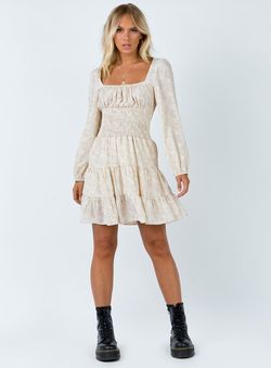 Style 422062 Princess Polly Nude Size 6 Euphoria Long Sleeve Cocktail Dress on Queenly