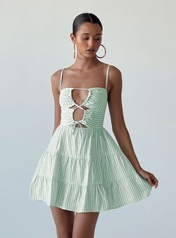 Style 1146333 Princess Polly Green Size 10 Keyhole Print Polyester Cocktail Dress on Queenly