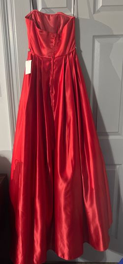 B Darlin Red Size 0 Floor Length 70 Off Ball gown on Queenly