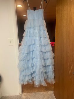 Mac Duggal Blue Size 6 50 Off Floor Length Ball gown on Queenly
