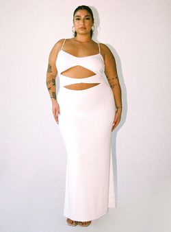 Style 1185491 Princess Polly White Size 14 Plus Size Graduation Cut Out Tall Height Side slit Dress on Queenly