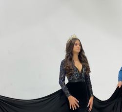 Johnathan Kayne Black Size 2 Floor Length Sleeves Velvet Ball gown on Queenly
