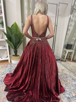 Red Size 2 Ball gown on Queenly