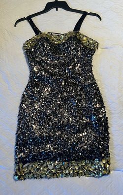 Colors Black Size 8 Euphoria Midi Cocktail Dress on Queenly