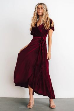 Baltic Board  Red Size 10 Floor Length Velvet Side slit Dress on Queenly
