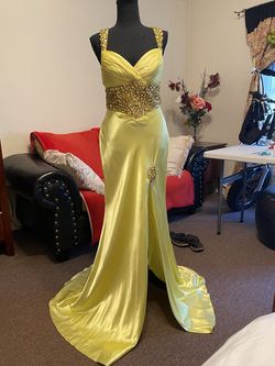 Yellow Size 8 Mermaid Dress on Queenly