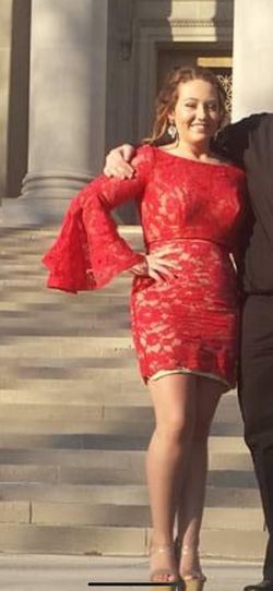 Mac Duggal Red Size 8 Homecoming Two Piece Lace Cocktail Dress on Queenly