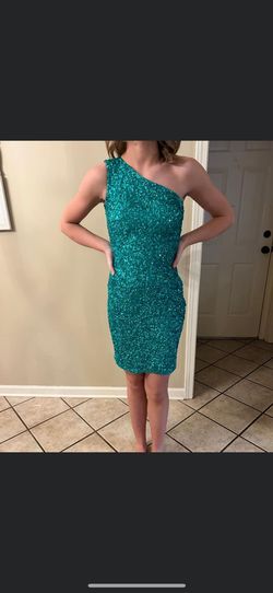 Ashley Lauren Green Size 0 Midi Homecoming Cocktail Dress on Queenly