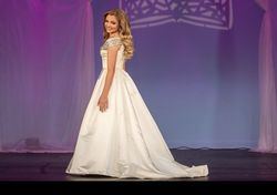 Ashley Lauren White Size 6 Pageant Ball gown on Queenly