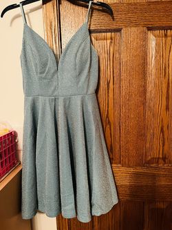 Silver Size 4 Cocktail Dress on Queenly