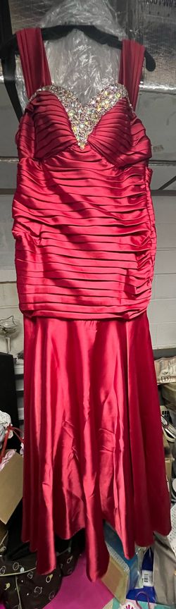 Cindy Red Size 24 Black Tie Ball gown on Queenly