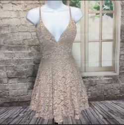 Windsor Nude Size 4 Wedding Guest A-line Dress on Queenly
