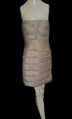 BCBG Max Mara Nude Size 8 Cocktail Dress on Queenly