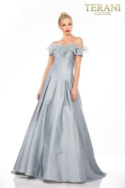 Style 2021E3572 Terani Couture Blue Size 4 Ball gown on Queenly