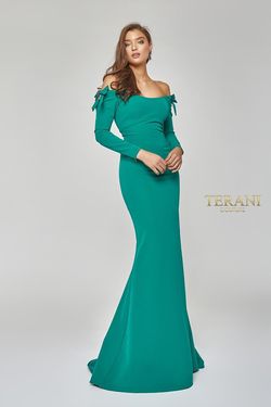 Style 1921E0117 Terani Couture Green Size 2 Floor Length Emerald Straight Dress on Queenly
