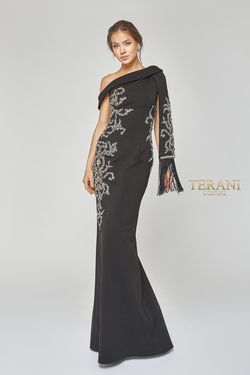 Style 1921E0169 Terani Couture Black Size 6 Straight Dress on Queenly