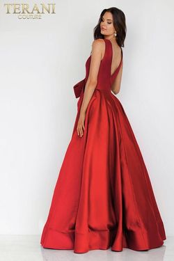 Style 231P0006 Terani Couture Red Size 14 Black Tie Ball gown on Queenly