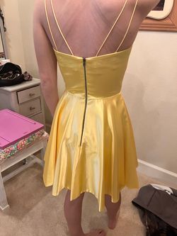 Sherri Hill Yellow Size 00 Cocktail Dress on Queenly