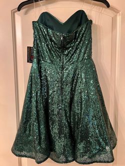 Teeze Me Green Size 2 Floor Length Midi Cocktail Dress on Queenly