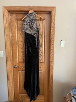 Sherri Hill Black Size 2 Floor Length Side slit Dress on Queenly