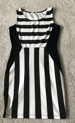Soprano Black Size 4 Free Shipping Cocktail Dress on Queenly
