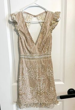 Nude Size 4 Cocktail Dress on Queenly