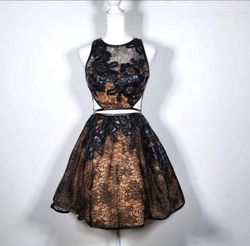 Terani Couture Black Size 0 Lace Cocktail Dress on Queenly