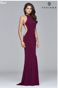 Style 7943 Faviana Red Size 0 Floor Length Keyhole Straight Dress on Queenly