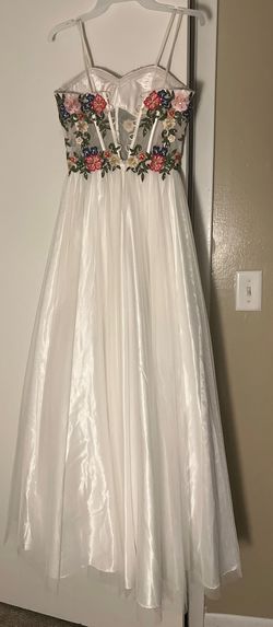 Blondie Nites White Size 4 50 Off Cotillion Ball gown on Queenly