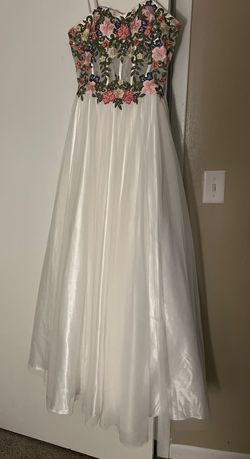 Blondie Nites White Size 4 50 Off Cotillion Ball gown on Queenly