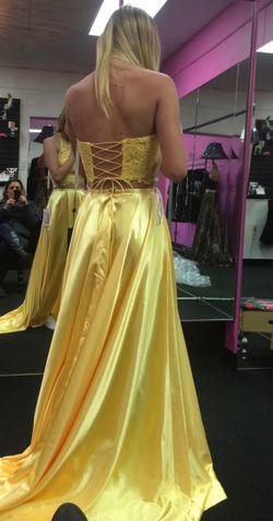 Sherri Hill Yellow Size 0 Pageant Prom Military Straight Dress on Queenly