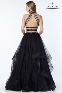 Style 6784 Alyce Paris Black Size 0 Backless Tall Height Lace Ball gown on Queenly