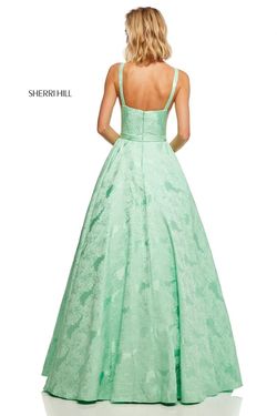 Style 51703 Sherri Hill Green Size 00 Black Tie Ball gown on Queenly