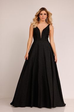 Style 28084 Lucci Lu Black Size 0 Ball gown on Queenly