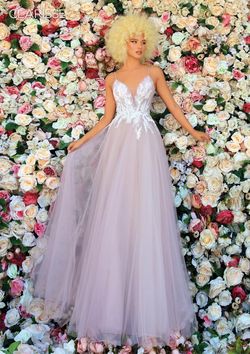 Style 810152 Clarisse Nude Size 2 Prom Floor Length Ball gown on Queenly