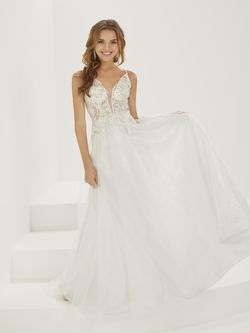 Style 16932 Tiffany Designs White Size 2 Train Prom Shiny Floor Length Ball gown on Queenly