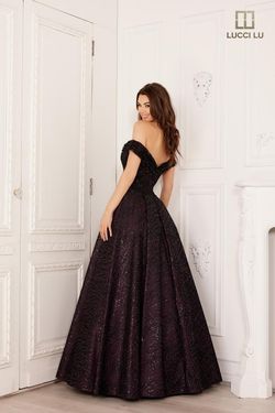 Style 1225 Lucci Lu Purple Size 4 Ball gown on Queenly