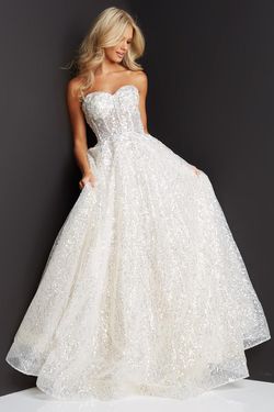 Style JVN08417 Jovani White Size 8 Sweetheart Floor Length Strapless Jewelled Ball gown on Queenly