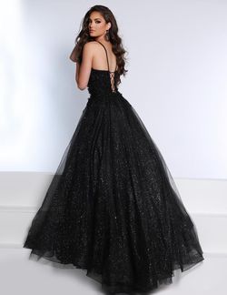 Style 23196 2Cute Prom Black Tie Size 2 Pageant Prom Ball gown on Queenly